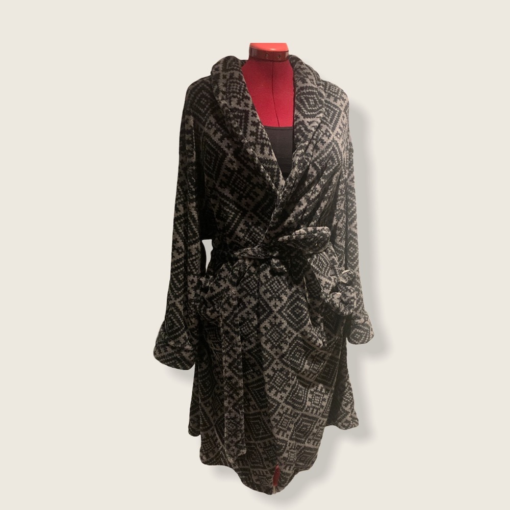 L/XL Men’s Black Brown Essentials Robe